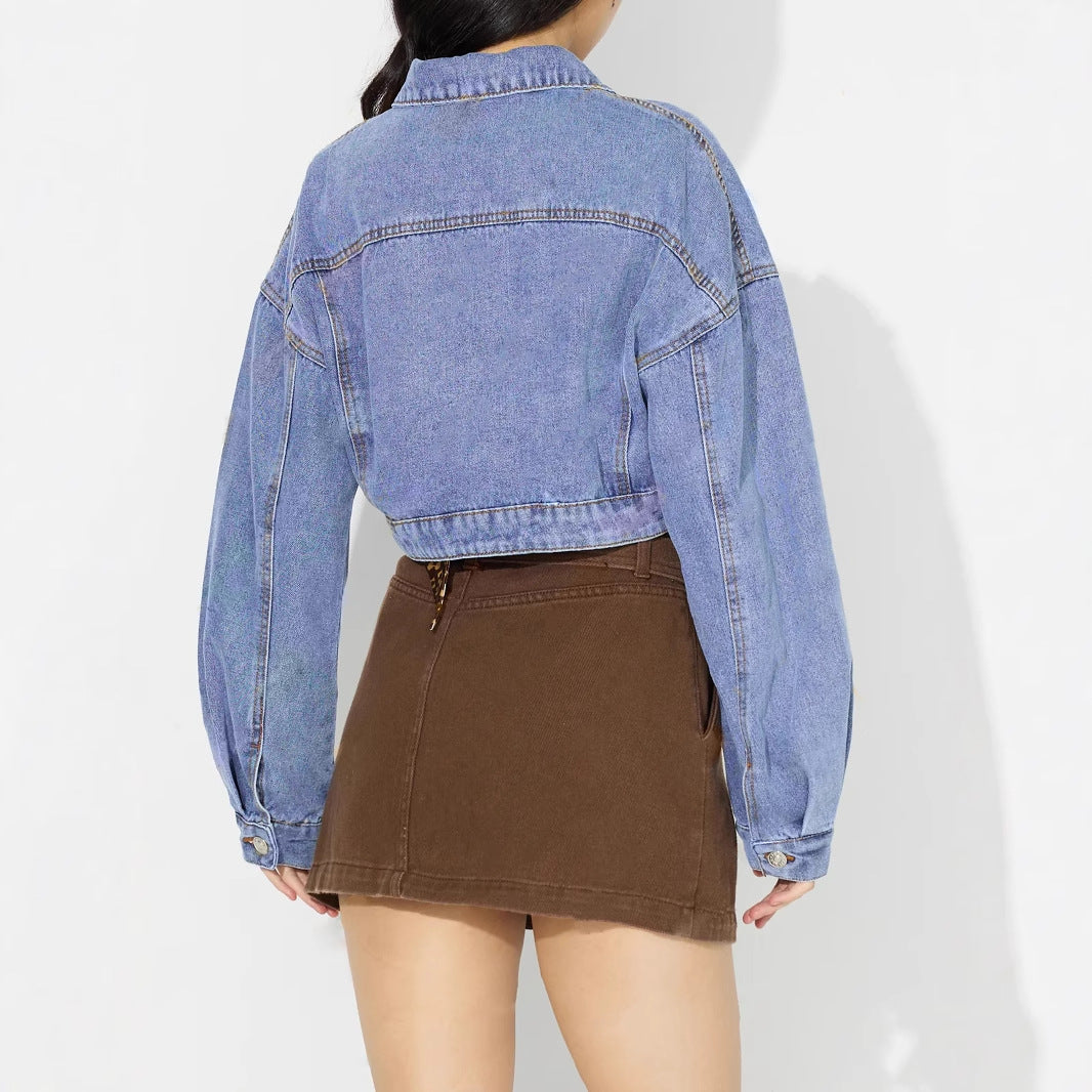 Kvinder cropped denimjakke med voluminøse ærmer og trendy knapdetaljer Stilla