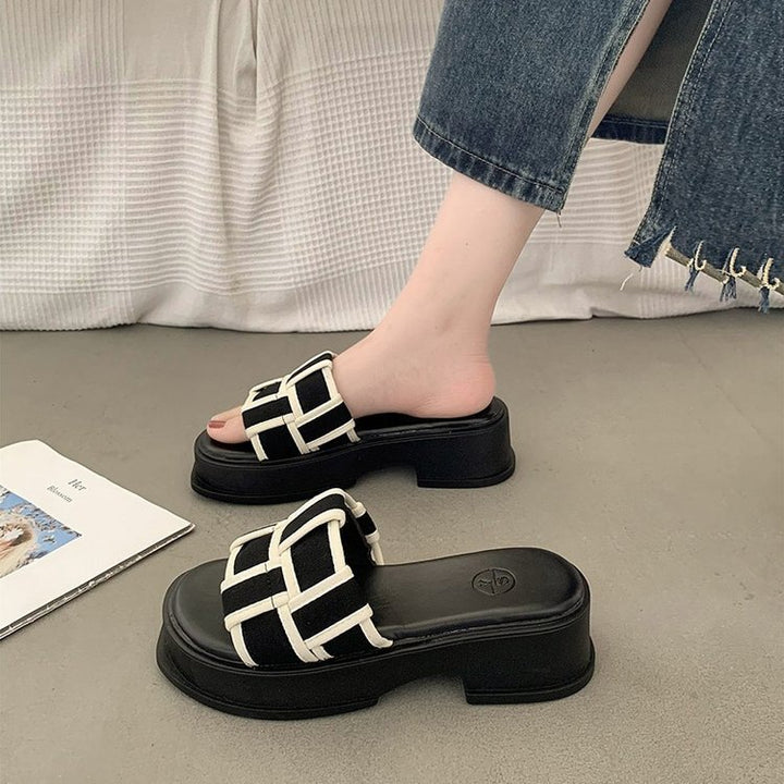 Dame platform sandaler med moderne remdesign og stabil sålekonstruktion Stilla