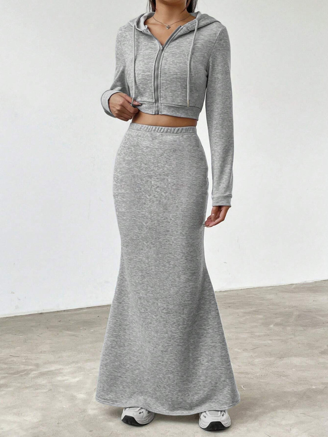 Dame Sporty Crop-Top med Maxi-Nederdel Stilla