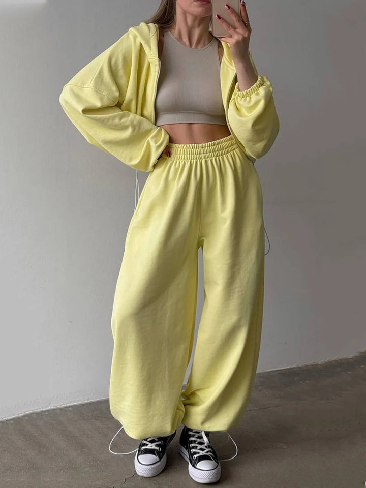 Kvinders sporty oversized sæt med hætte og elastisk talje Skovae