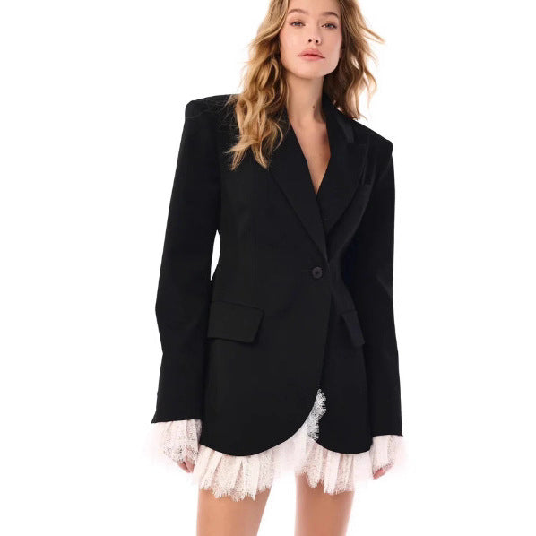 Kvindernes oversized blazer med blonder detaljer Stilla