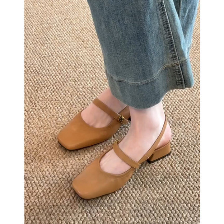 Dame Slingback-hæle med firkantet tåparti og dekorative blomsteraccentuer Stilla