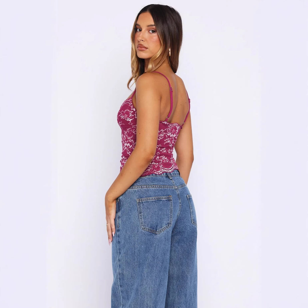 Dame spids-cami-top med fine stropper og elegante detaljer Skovae