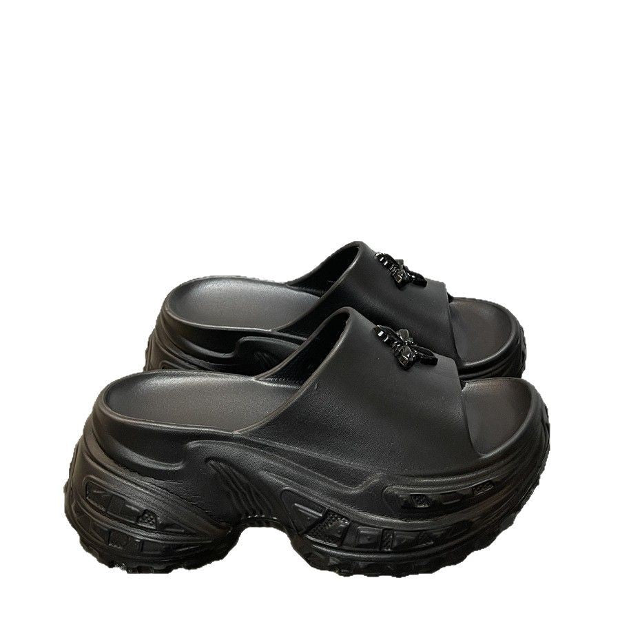 Dame platform-sandaler med dekorativ smykkeStilla