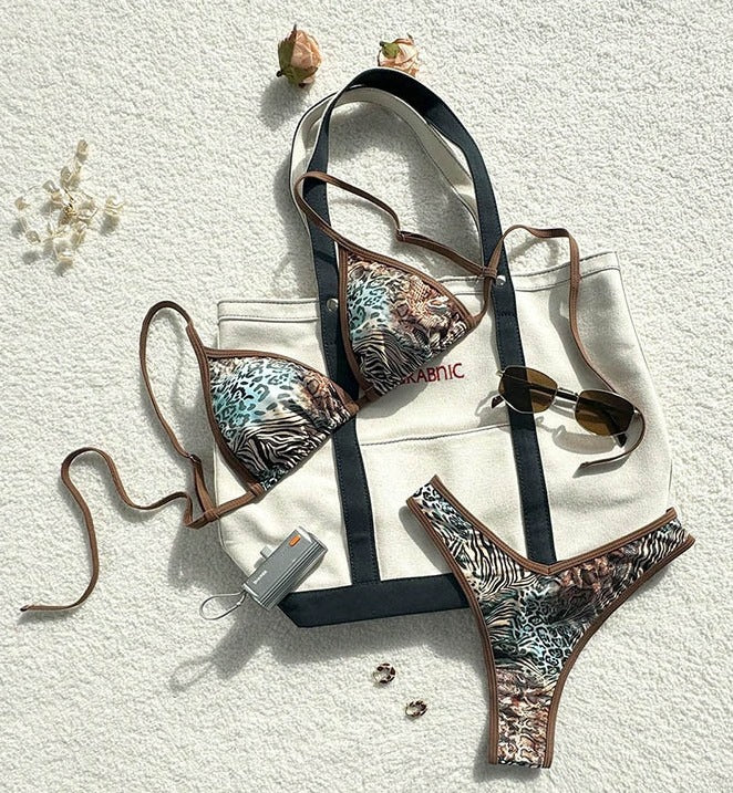 Dame triangel-bikini med stilfuldt dyreprint og justerbare stropper Skovae
