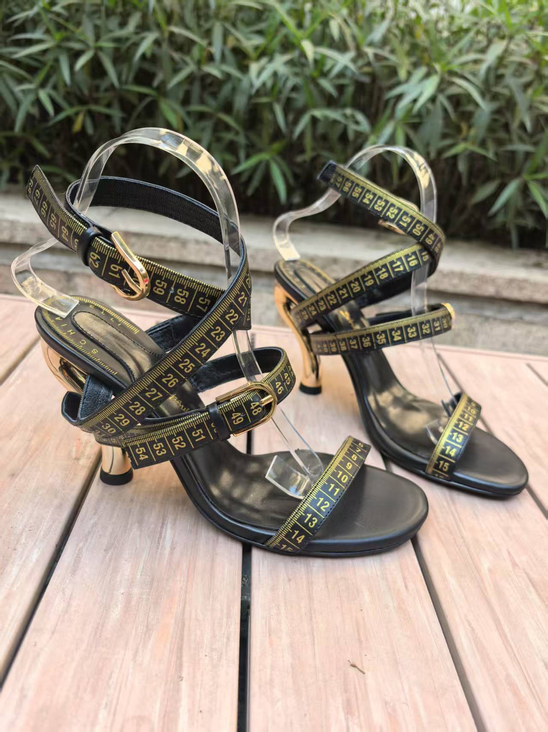 Femme Statement Stiletto-hæle med målebånd-detalje Stilla