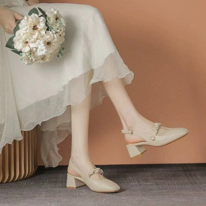 Dame Slingback-pumper med fashionabel kæde- og perleaccent Stilla