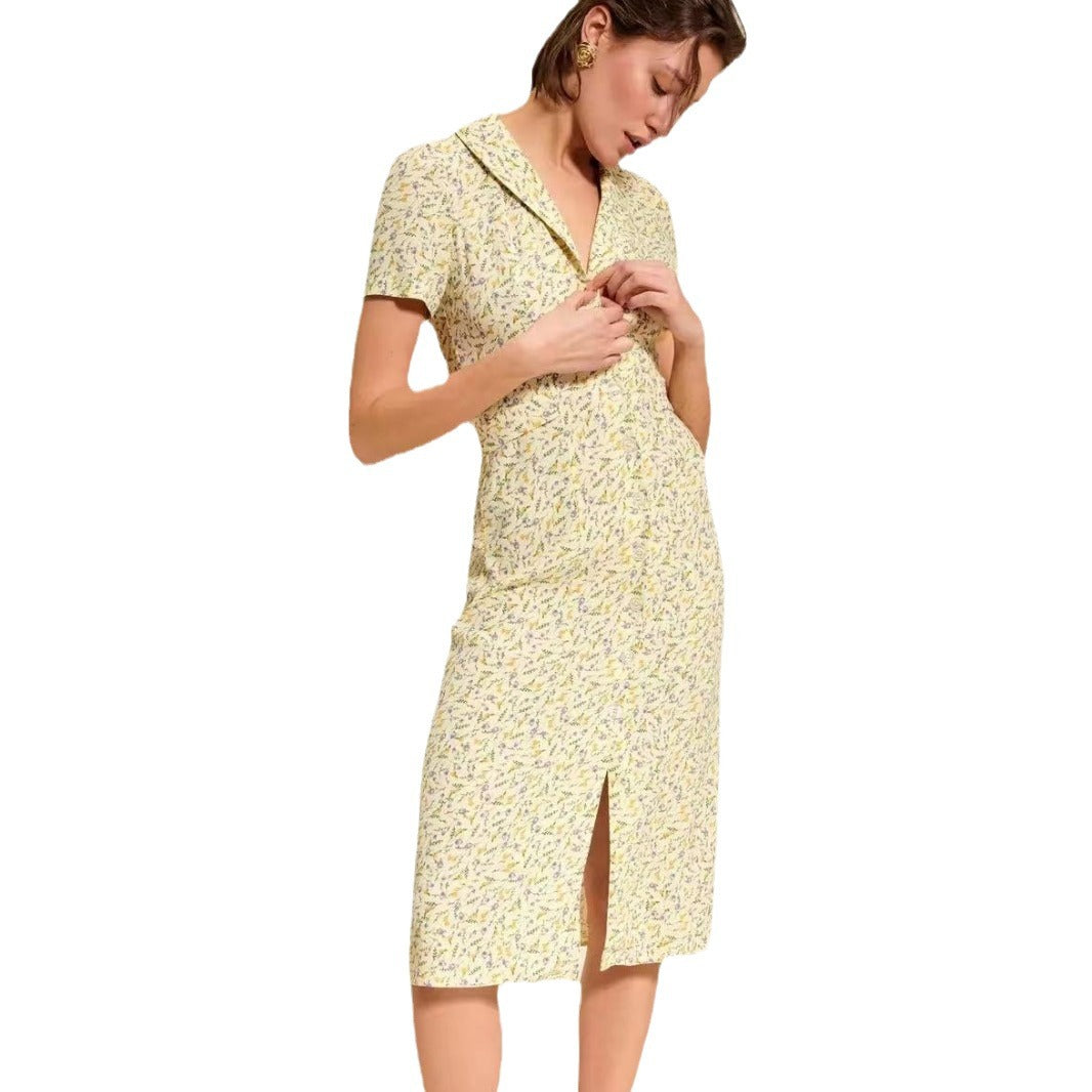 Dame skjortekjole med floral print og elegant V-udskæring Stilla