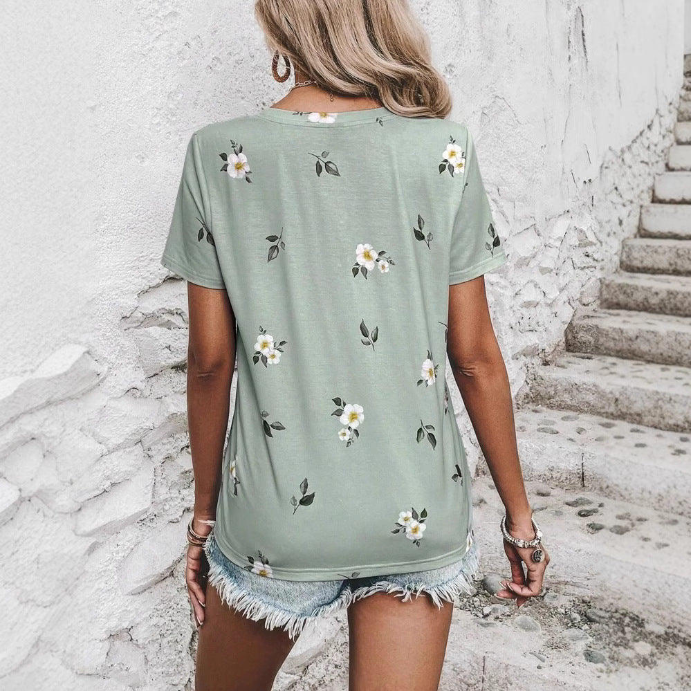 Dame T-shirt med floralt design lavet af kvalitetsbomuld Stilla