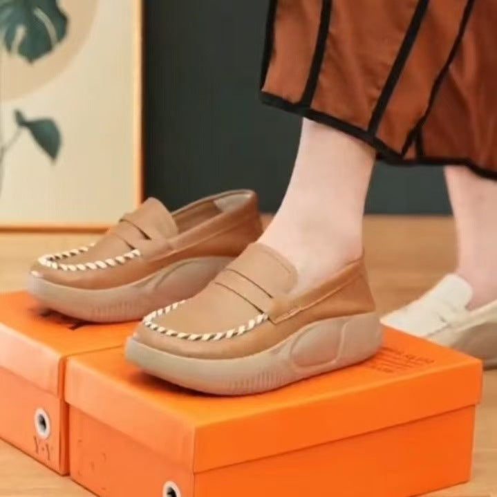 Dame Slip-On Mokkasiner med elegant pyntesyning og komfortabel profilsål Stilla