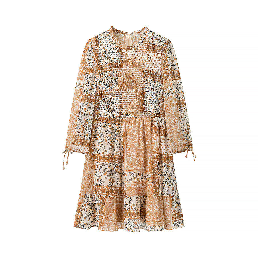 Dame maxikjole i patchwork-design med elegante flæser Stilla