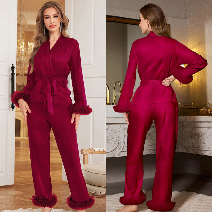 Dame Satin Pyjamasæt med elegante striber og hyggelige fleeceærmer Stilla