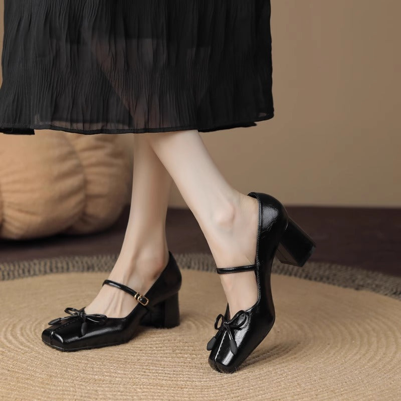 Dame blokhæle Mary Jane pumps med sløjfede accent Stilla