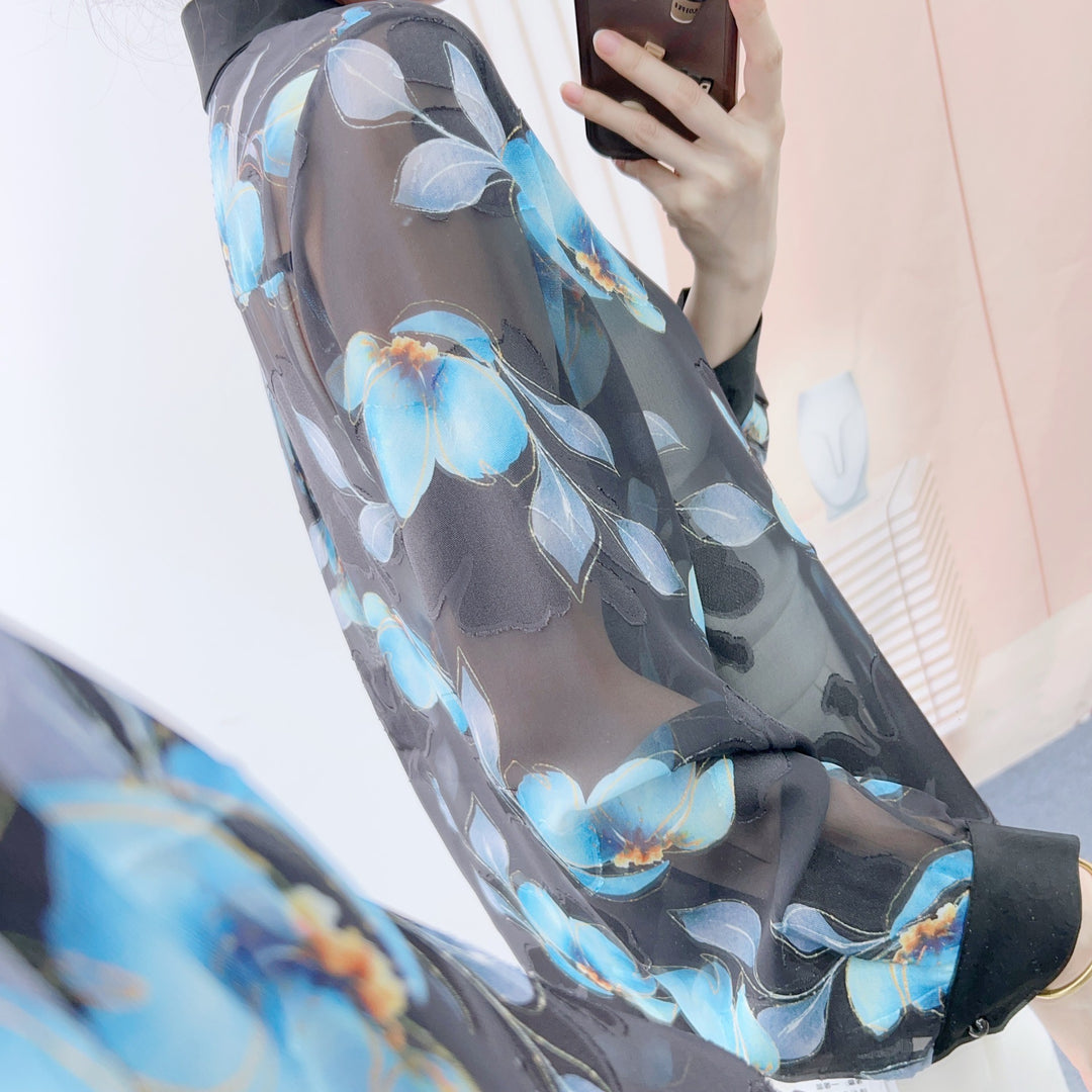 Dame Gennemsigtig Bluse med blomstermønster og elegante knapdetaljer Stilla