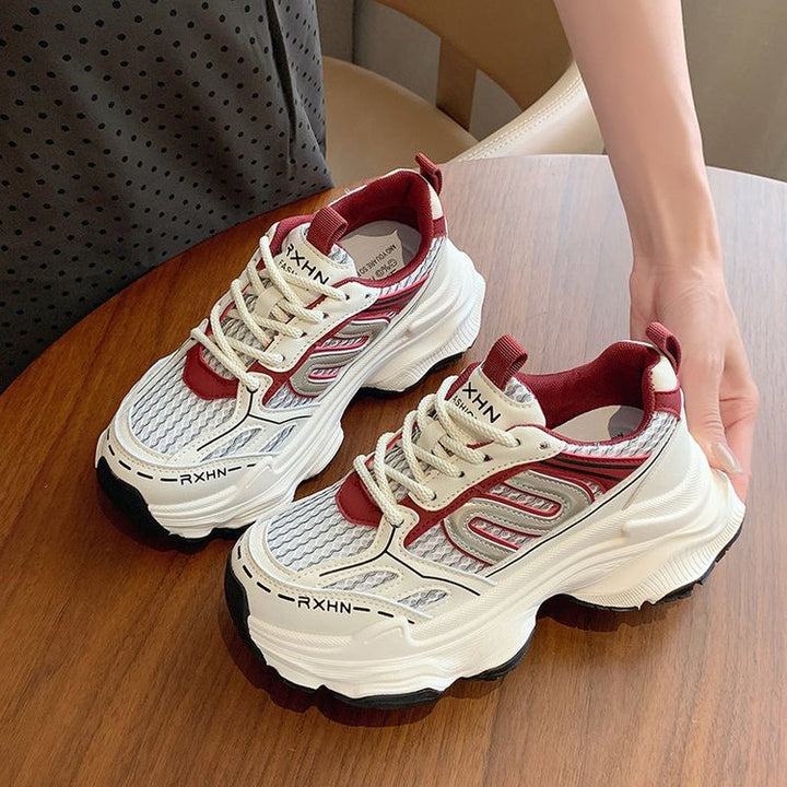 Dame Sport Sneakers med åndbart mesh-overflade og moderigtige accenter Stilla