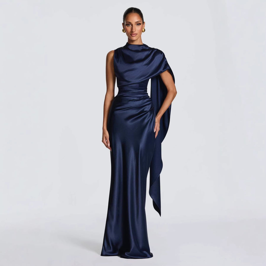 Kvinders elegante maxi kjole med asymmetrisk top og flydende satin