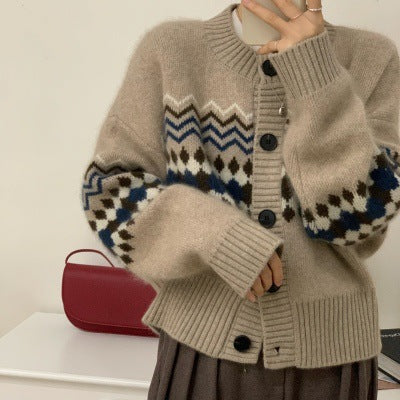 Dame Cozy Knit Cardigan med Ornamentale Mønstre Stilla
