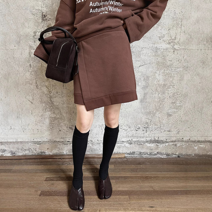 Dame afslappet sweatshirt med moderne skrift og matchende bukser Stilla