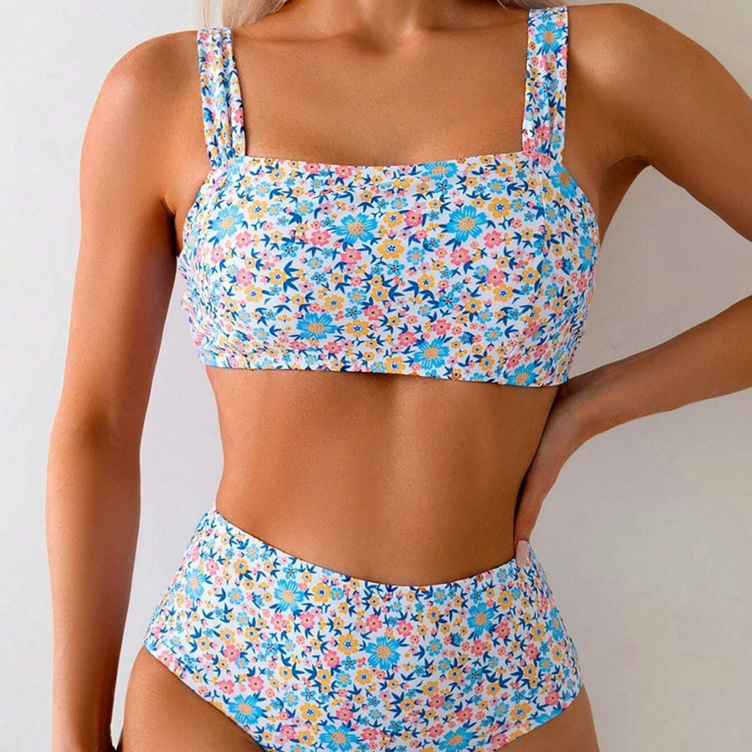Dame bikinisæt med trendy top og højskåret trusse Stilla