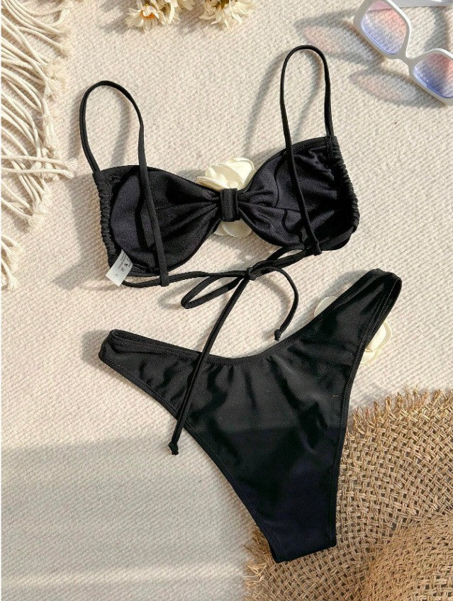 Dame bikini-sæt med legende blomsterdetalje Skovae