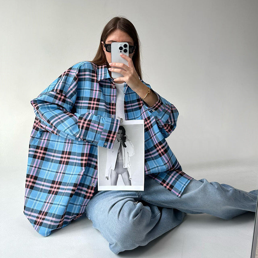 Dame Oversized Skjorte i ternet design med casual snit, lange ærmer og praktiske brystlommer Stilla