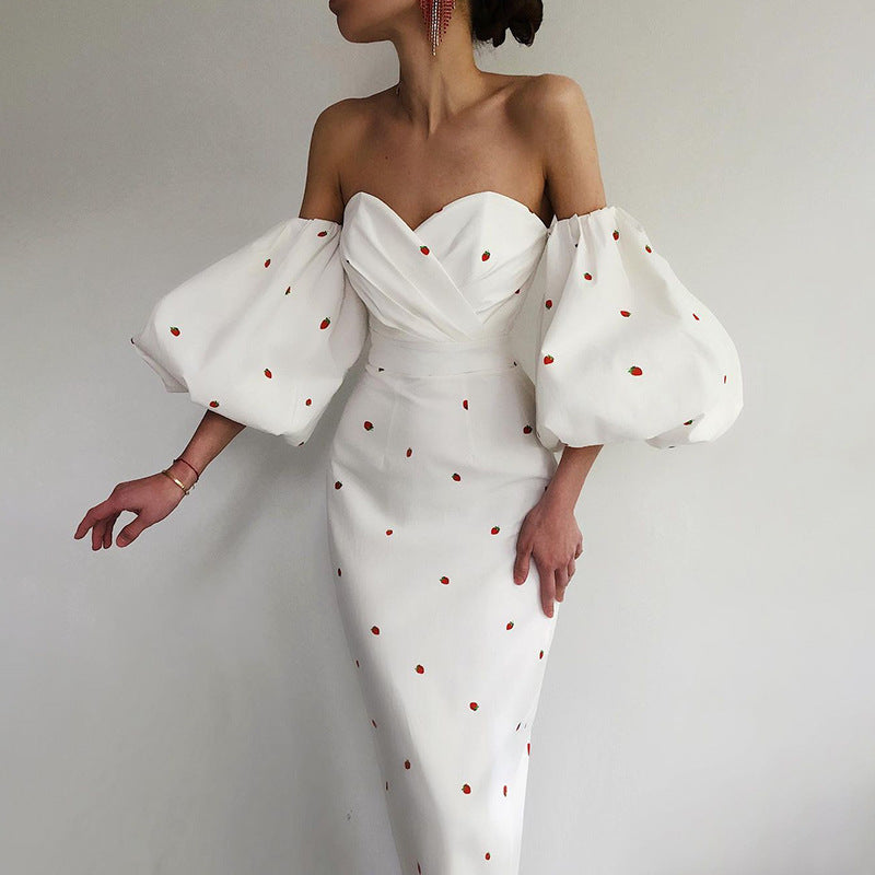 Dame Eksklusiv elegant Aftenkjole med voluminøse Puffærmer og blomsterdesign Stilla
