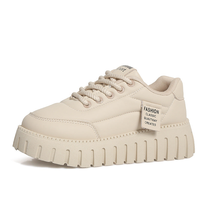 Dame Chunky Sneakers med robust sålprofil og fashionable design Stilla