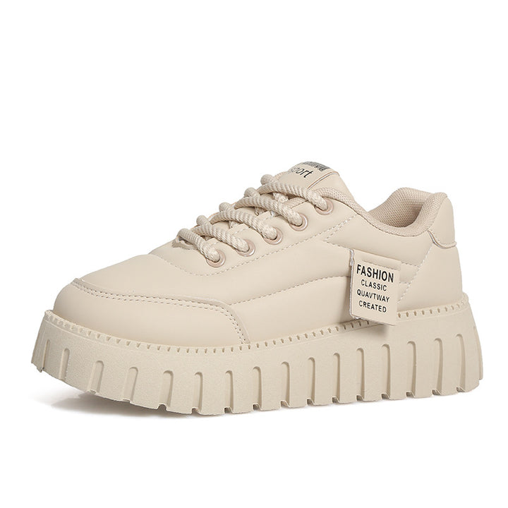 Dame Chunky Sneakers med robust sålprofil og fashionable design Stilla
