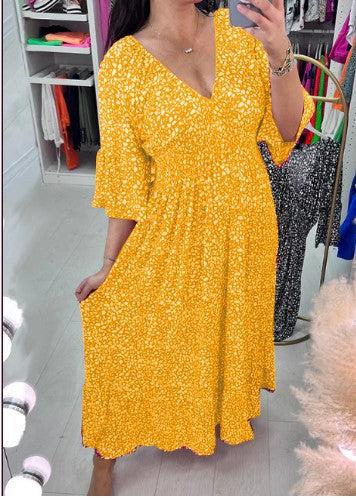 Stilla | Elegante Plus Size V-Udskæring Blomstret Løs Strandkjole