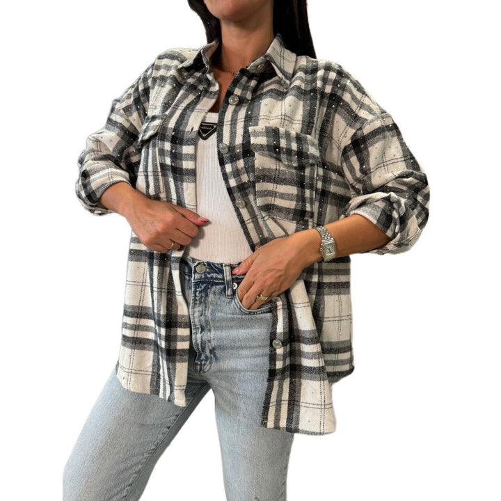 Kvinders afslappede ternet bluse i en oversized pasform med praktiske brystlommer Stilla