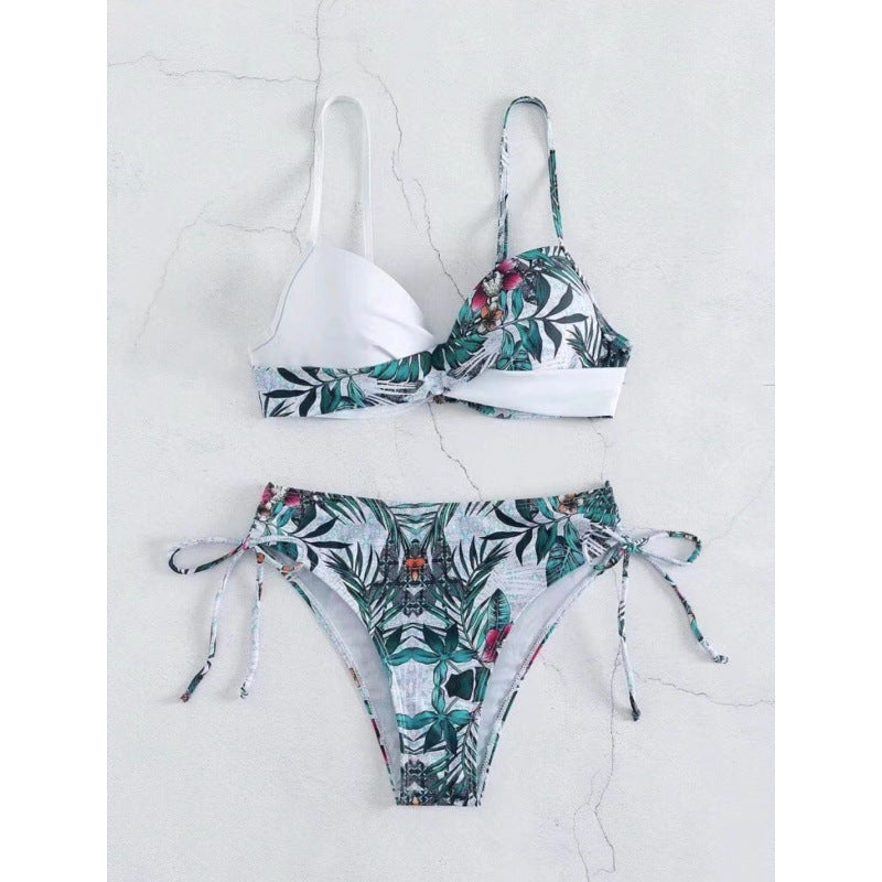 Dame triangel-bikini med blomstermønster og stilfulde bånd Skovae