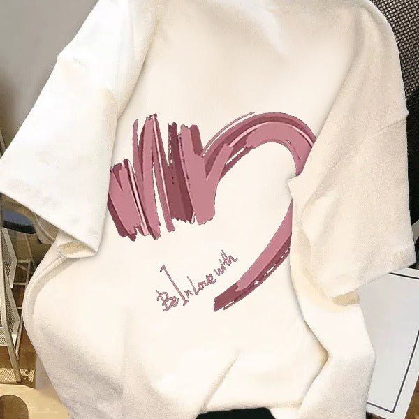 Dame T-shirt med moderne hjertemotiv og afslappet snit Stilla