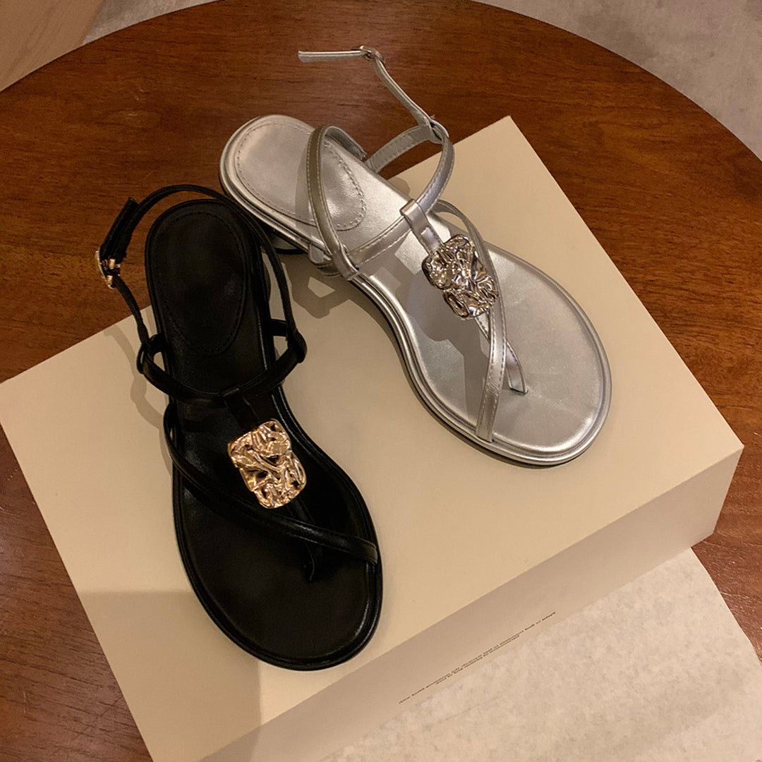 Dame elegante flade sandaler med dekorativ rem Stilla