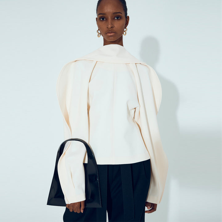 Dame elegant oversized jakke med højt krave og moderne detaljer Stilla