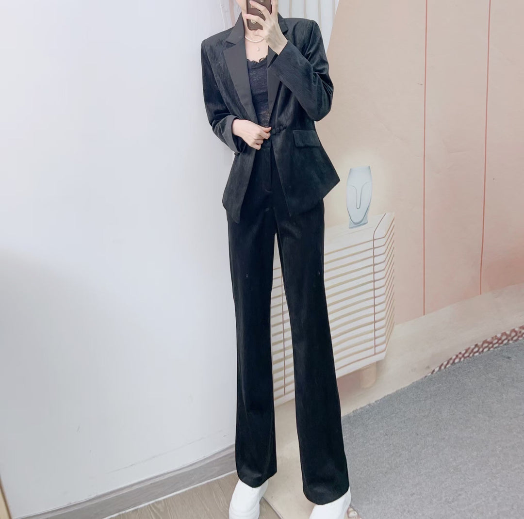 Dame Elegant Blazer-Bukser-Sæt med struktureret stof og moderne detaljer Stilla