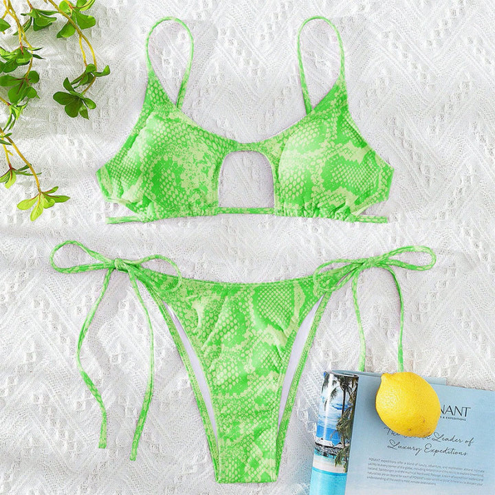 Damebikini med raffineret cut-out design og elastiske bånd Skovae