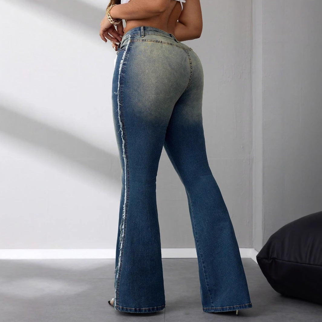 Kvinders bootcut jeans med høj talje lavet af letvægts denim og flagrende detaljer Stilla