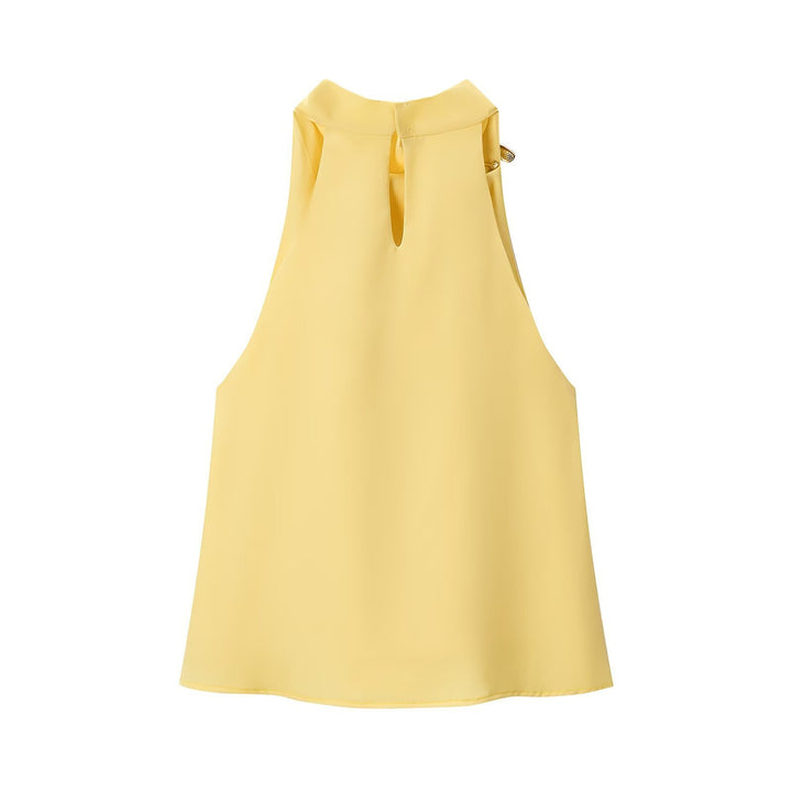 Dame silke bluse med asymmetrisk krave og dekorativ ring Skovae