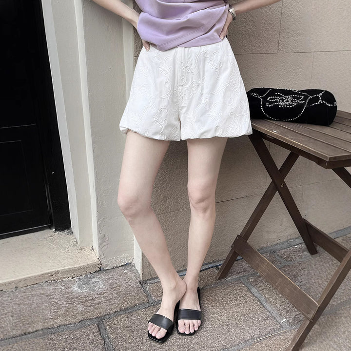 Dame shorts med unikt broderidesign og luftig pasform Stilla