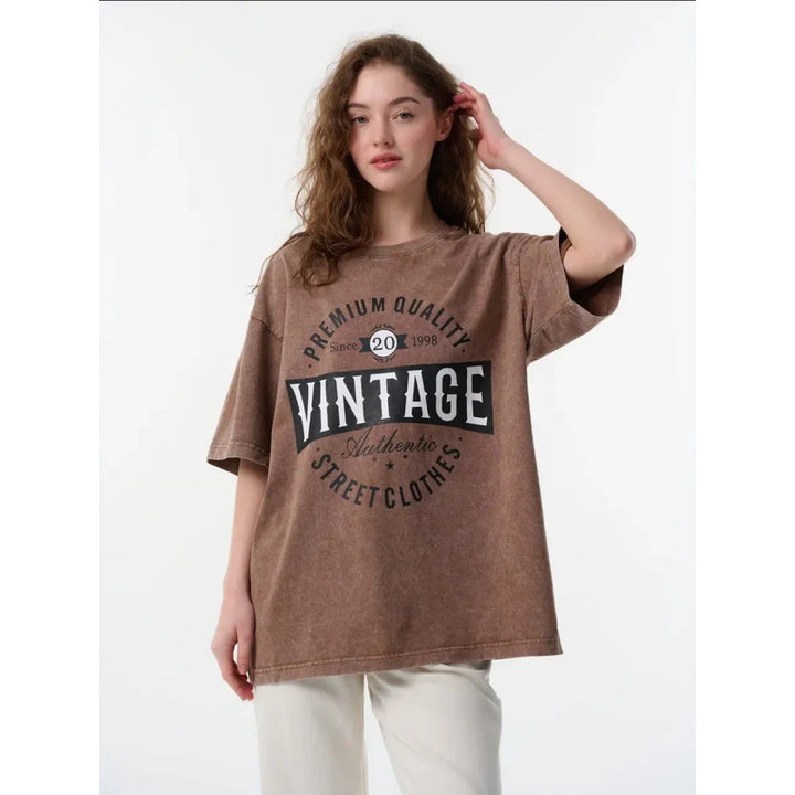Dame Oversized T-shirt med vintage-inspireret tryk og afslappet snit Stilla