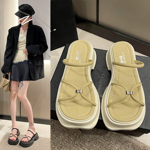 Dame Plateau-Sandaler med justerbare remme og behageligt fodbede Stilla