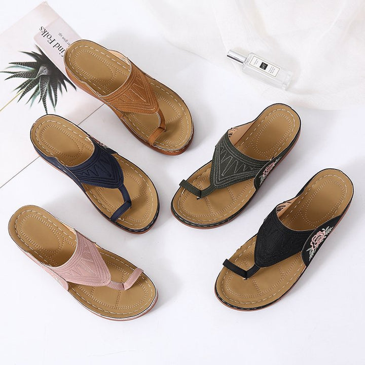 Dame komfortable tætsko-sandaler med trendy design og behagelig sål Stilla