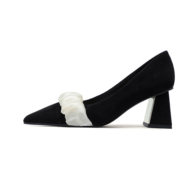 Dame Elegant Spids-Tå Blokhæl Pumps med dekorativt Flæse-detalje Stilla