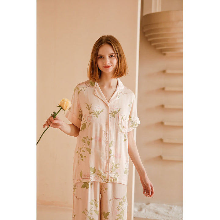 Dame pyjamasæt i blødt, åndbart materiale med blomsterdesign Stilla