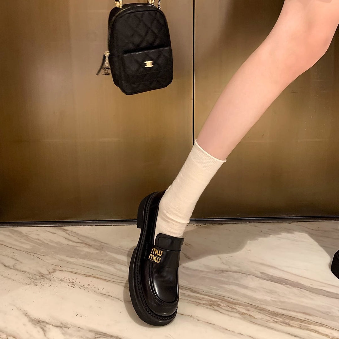 Herre Klassiske Slip-On Loafers med Elegante Metalakcentre Stilla