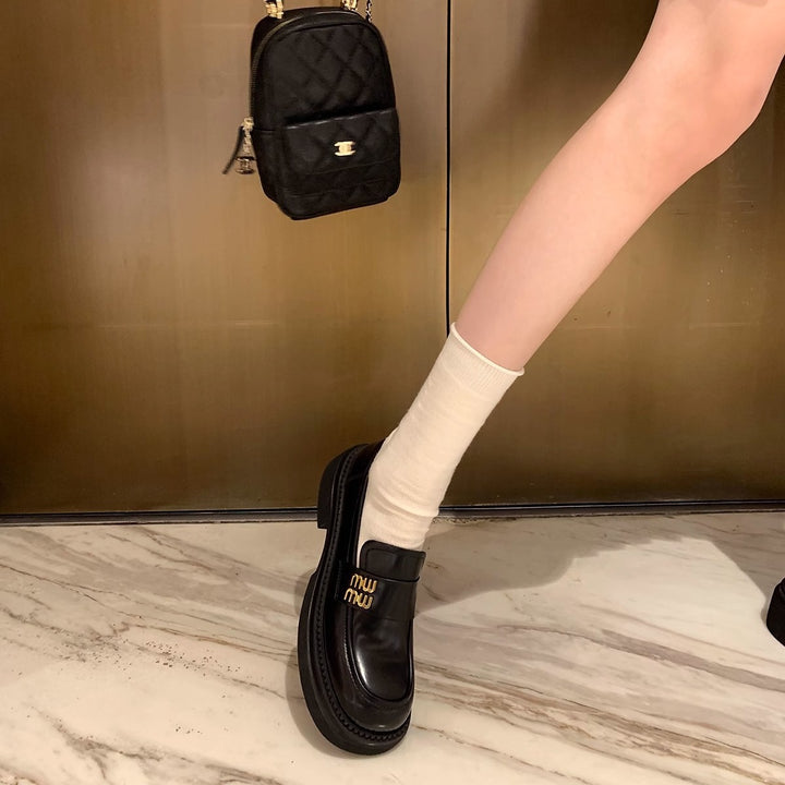 Herre Klassiske Slip-On Loafers med Elegante Metalakcentre Stilla