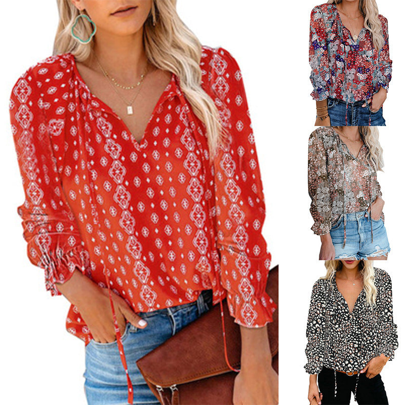 Damebluse med blomsterdesign og løse ærmer Stilla