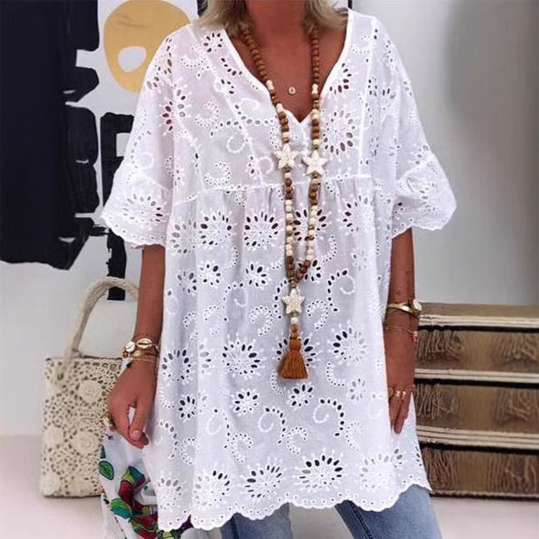 Damebluse med florale broderier og vide ærmer Skovae
