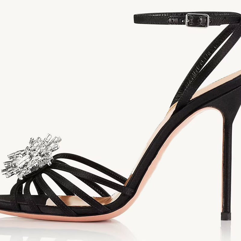 Femme Strappy Højhælede Sandaler med dekorative Juvelakcenter Stilla