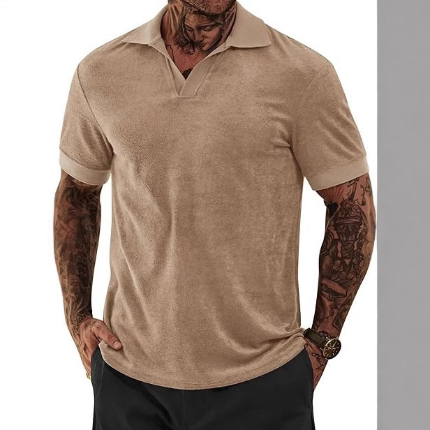Herre polo shirt lavet af blødt bomuldsblanding med moderne V-halsudskæring Stilla